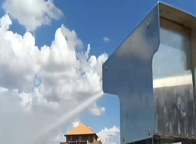 小區(qū)樓頂使用的噴霧降溫系統(tǒng) 夏日降溫神器